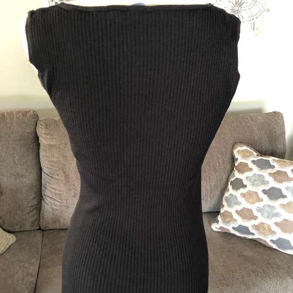Stretchy ribbed tank. Very comfy and flattering. - Picture 3 of 3